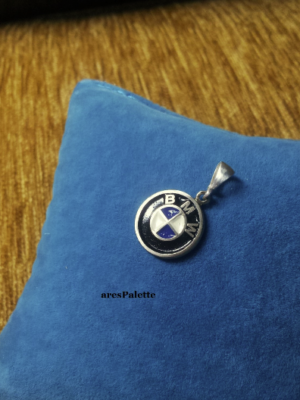 BMW pendant